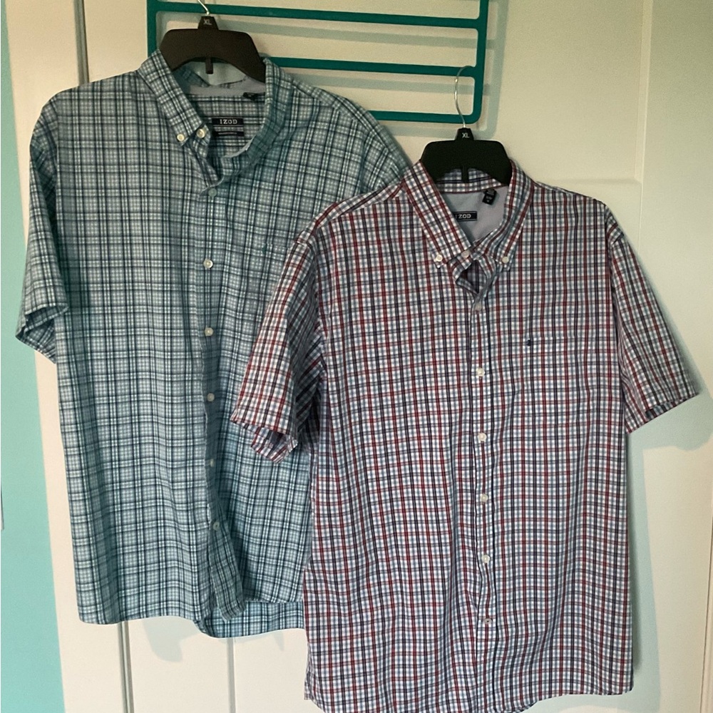 2- IZOD Plaid Men’s Short Sleeve Shirts Great Condition Both XL